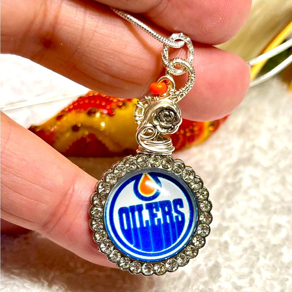 🏒Oilers hockey love - bling and sparkle necklace